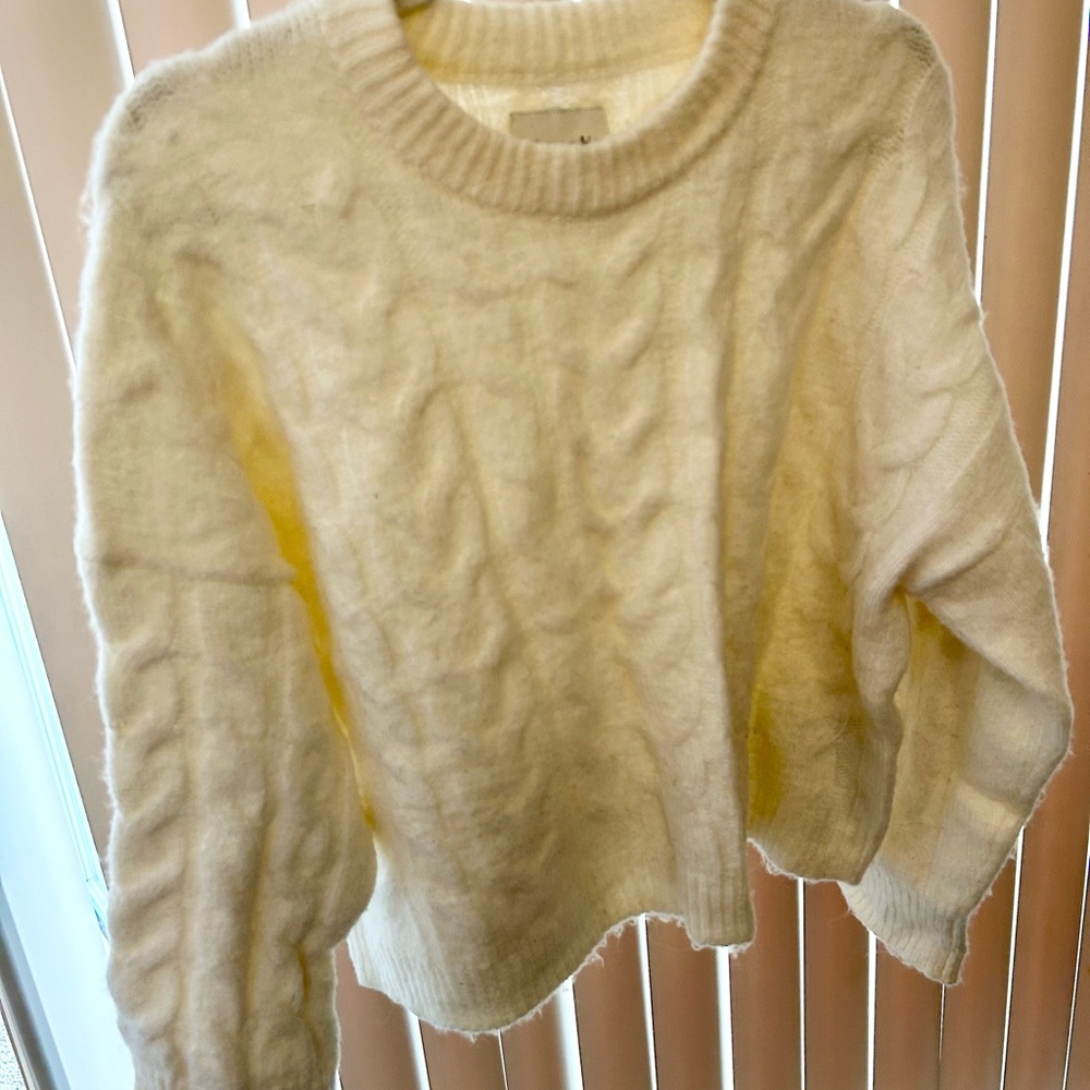 Abercrombie & Fitch Cream Crew Neck Sweater with Cable Knit Design
